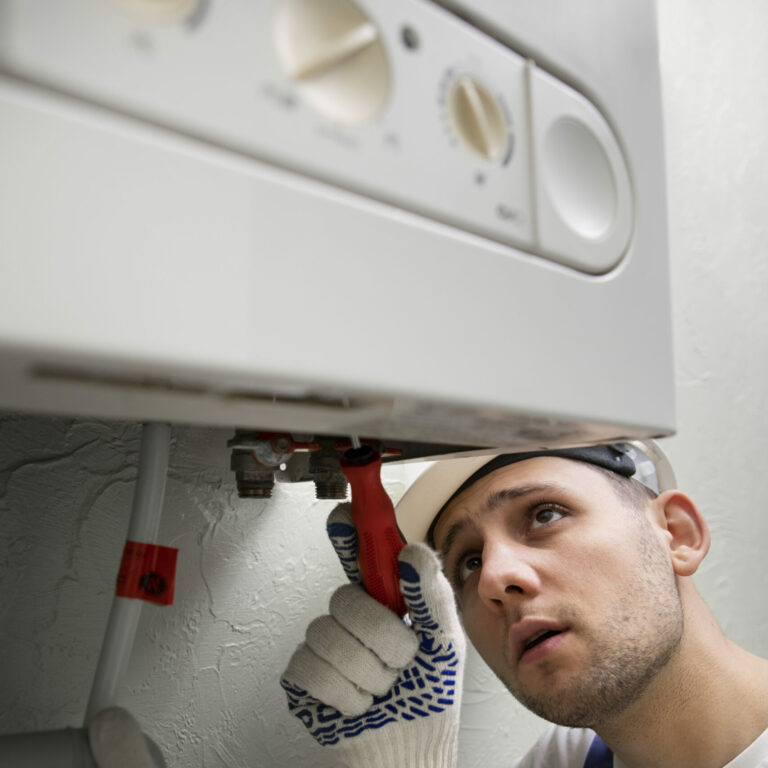 réparation chauffe eau artisan chauffagiste - Pro Chauffagiste Ile de France Chauffagiste IDF - 24h/7 – Dépannage entretien et installation | PCI